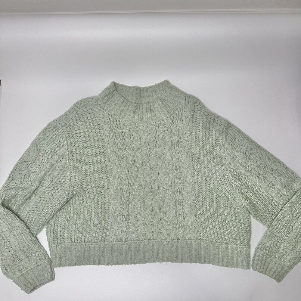 Hyfve Size Medium Oversized‎ Cropped Sweater Mint Green Very Soft 100% Acrylic